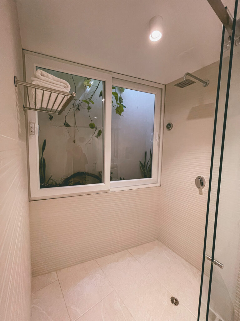 DELUXE SUITE-104(1)
